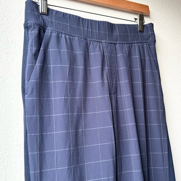 ATHLETA Brooklyn Textured Ankle Pants Navy Windowpane Plaid Sz 2 - Picture 5 of 16